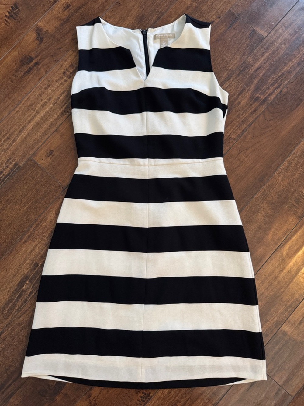 Banana Republic Black and White Striped Sleeveless Sheath Dress Size 6